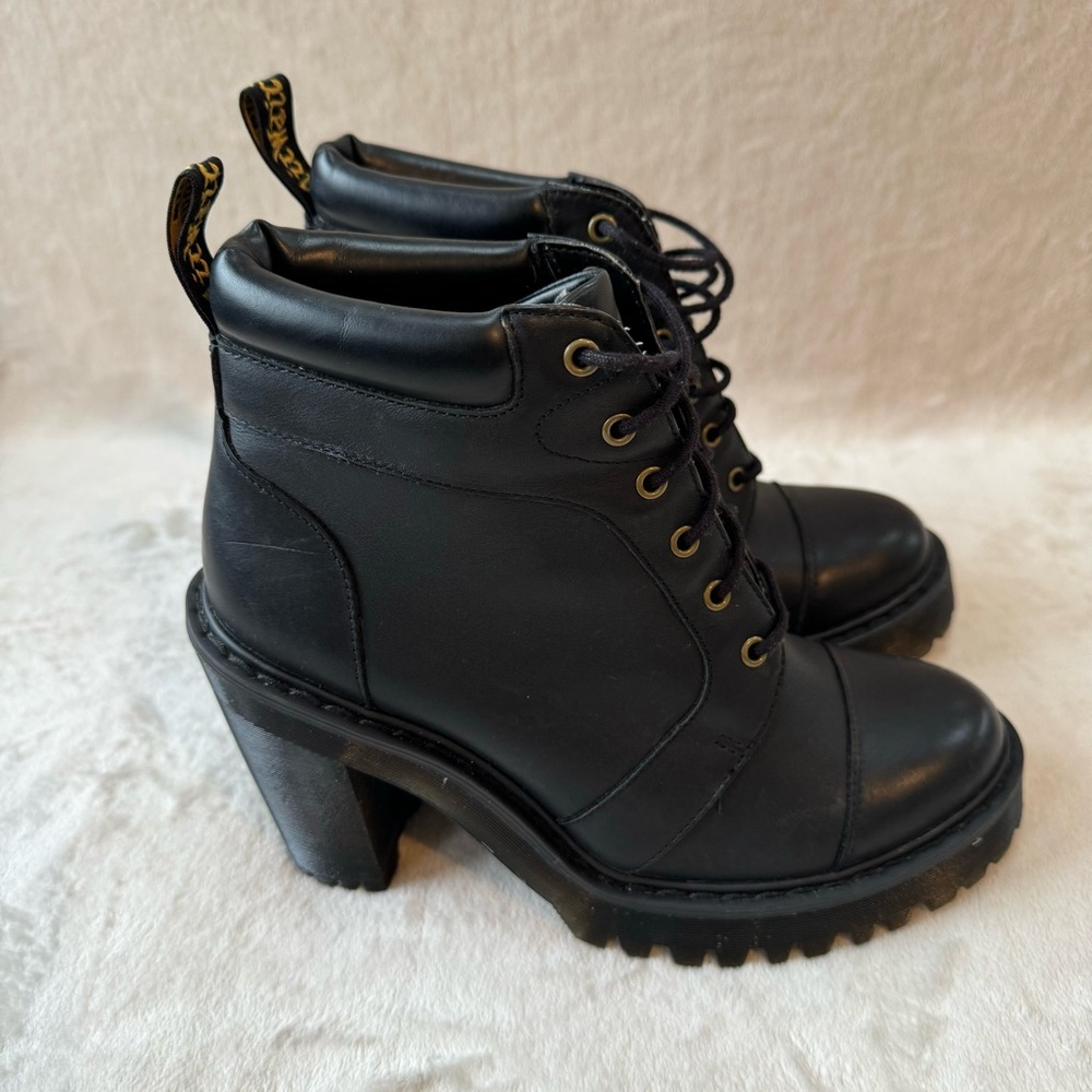 Dr. Martens Averil US Women’s 6, EU 37
